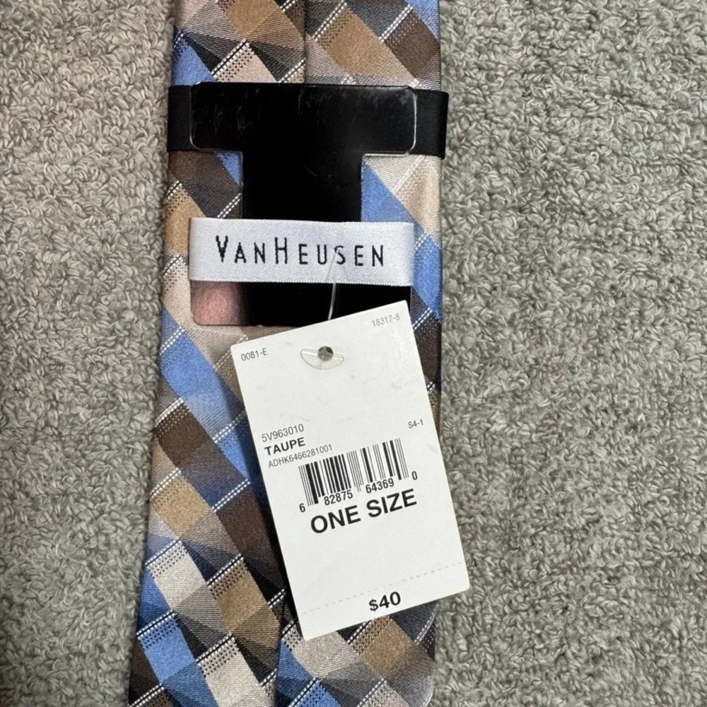 NWT Van Heusen Mens Silk Necktie Taupe Blue Geometric Block Pattern 5V963010 NWT